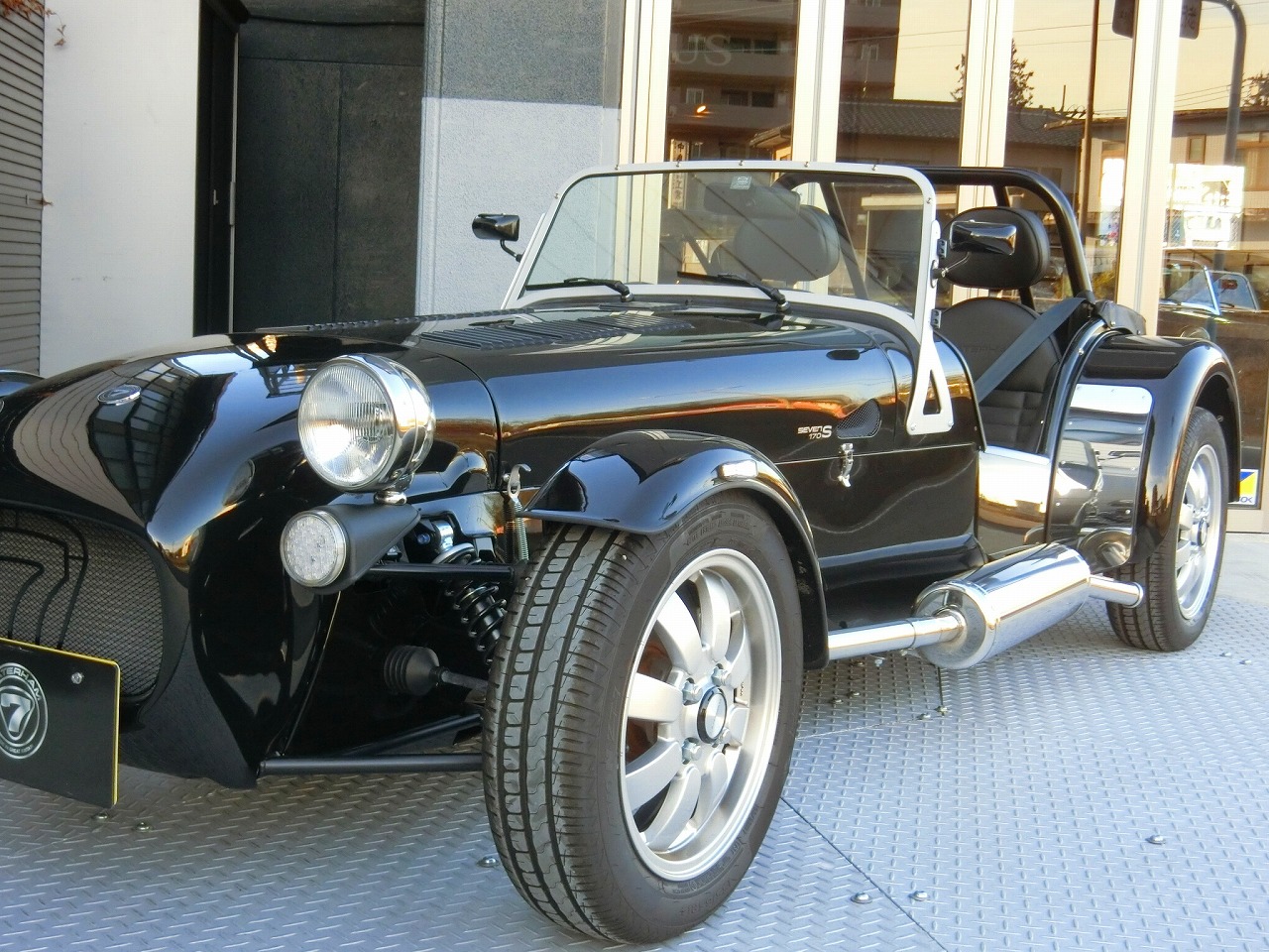 STOCK LIST （在庫一覧）ページにCATERHAM SEVEN 170S グラビティ